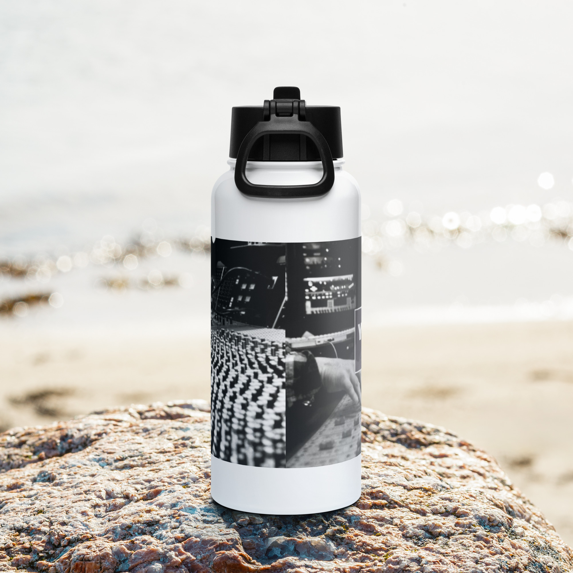 Stainless steel water bottle with a straw lid - Image 6